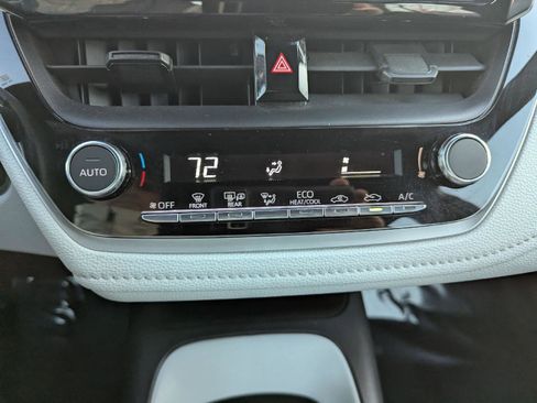 Used 2023 Toyota Corolla SE image 17