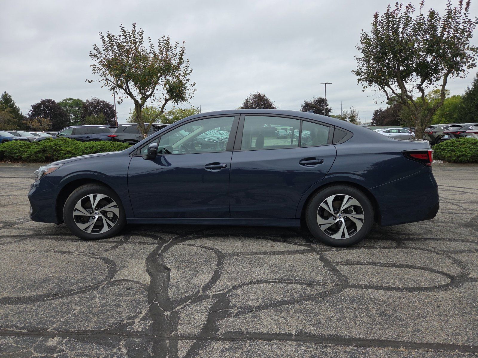 Used 2025 Subaru Legacy Premium AWD/4WD image 11