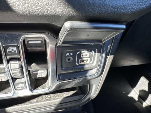 Used 2024 Jeep Wrangler Unlimited w/ Convenience Group image 21