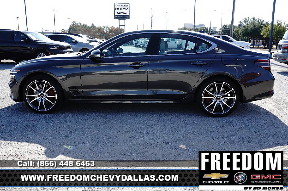 Used 2025 Genesis G70 2.5T RWD image 4