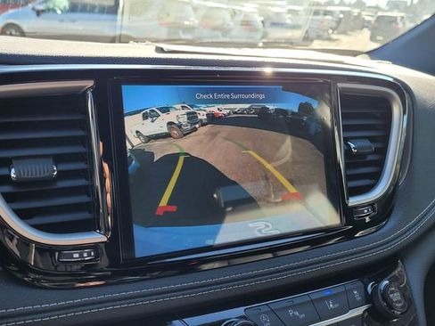 New 2026 Chrysler Pacifica Select w/ S Appearance Package image 11