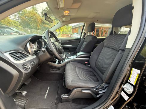 Used 2014 Dodge Journey SXT image 9
