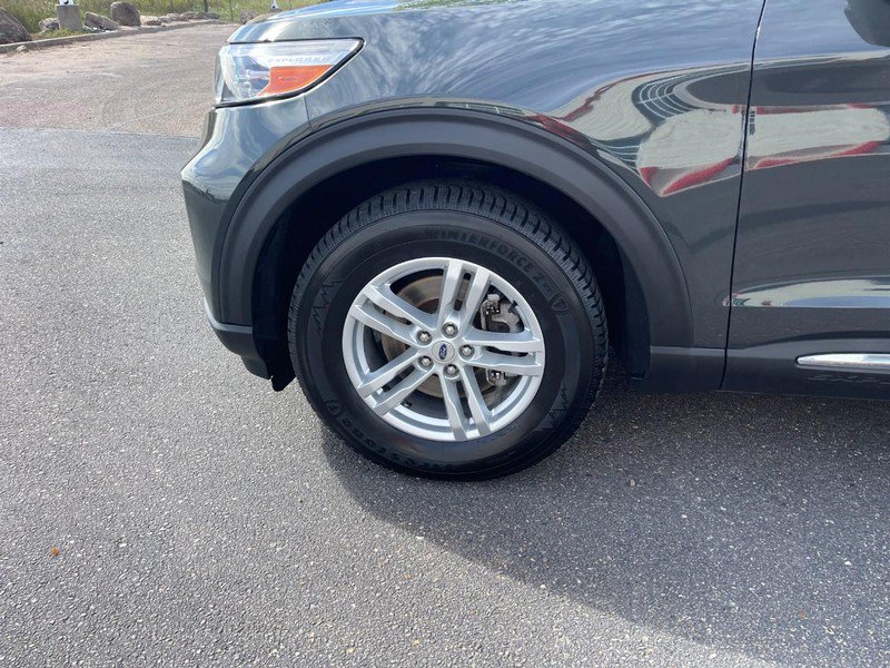 Used 2023 Ford Explorer XLT AWD/4WD image 6