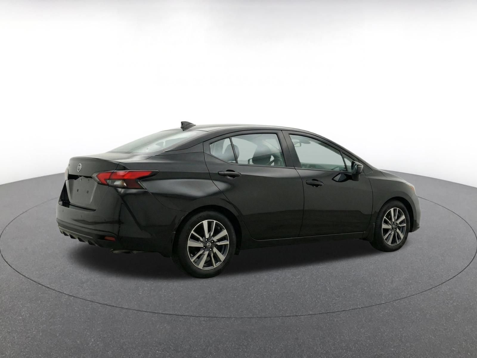 Used 2025 Nissan Versa SV FWD image 8
