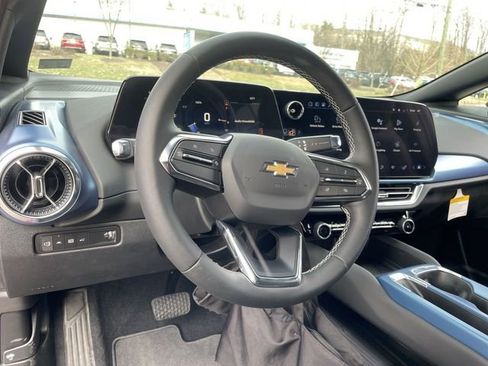 New 2026 Chevrolet Equinox EV LT AWD/4WD image 14