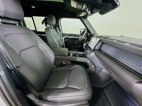 Used 2026 Land Rover Defender 110 S AWD/4WD image 42