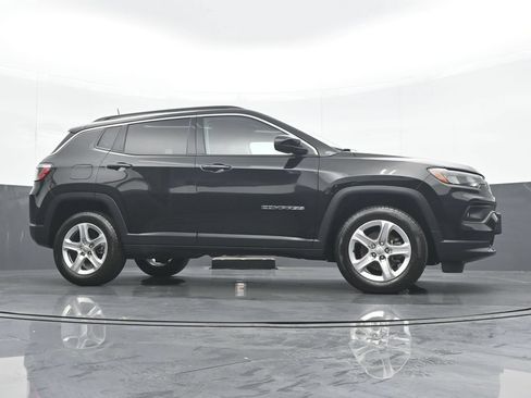 Used 2022 Jeep Compass Latitude w/ Convenience Group AWD/4WD image 31