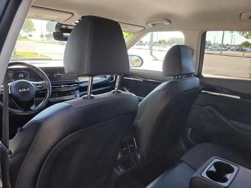 Used 2025 Kia Seltos S FWD image 13