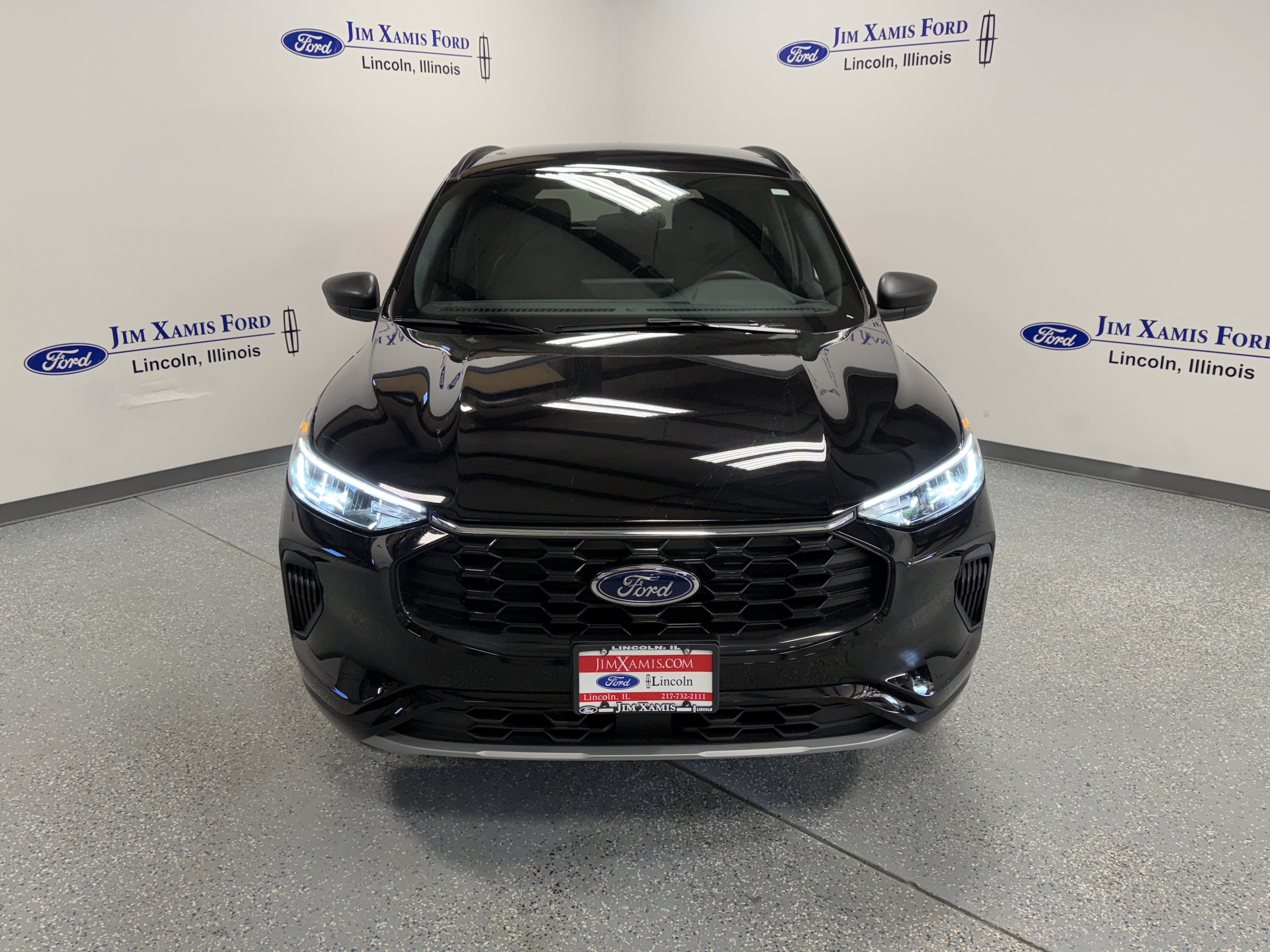 Used 2024 Ford Escape ST-Line w/ Tech Pack #1 AWD/4WD image 2