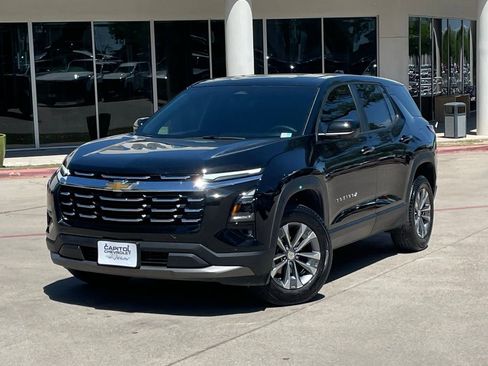 Used 2025 Chevrolet Equinox LT w/ Safety and Technology Package image 9