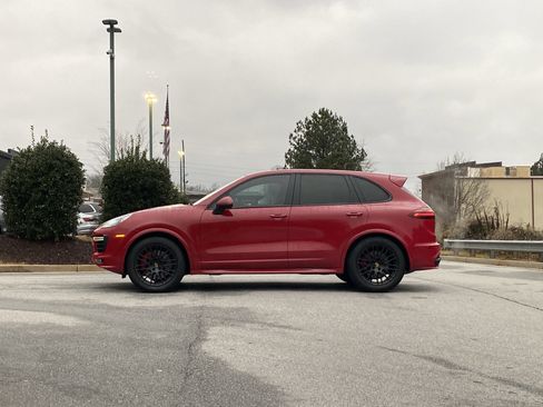 Used 2016 Porsche Cayenne GTS image 9
