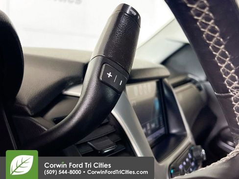 Used 2017 GMC Yukon SLT image 10