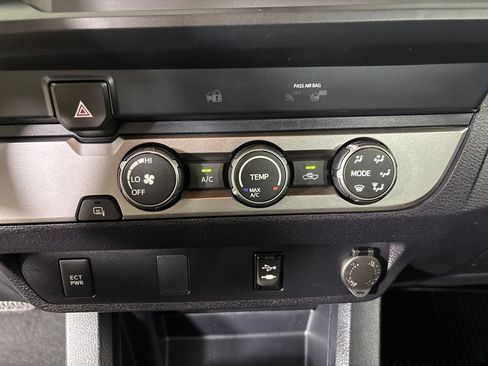Used 2019 Toyota Tacoma SR w/ SX Package RWD image 18
