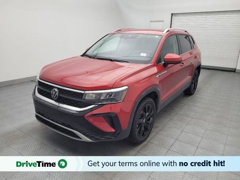 Used 2023 Volkswagen Taos SE FWD image 1
