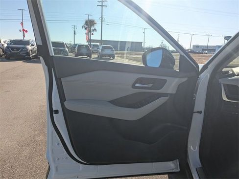 New 2026 Nissan Rogue SV image 10