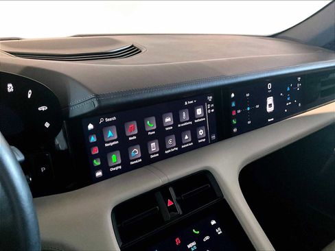 Used 2022 Porsche Taycan 4S image 19