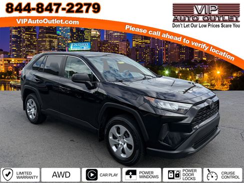 Used 2022 Toyota RAV4 LE image 1