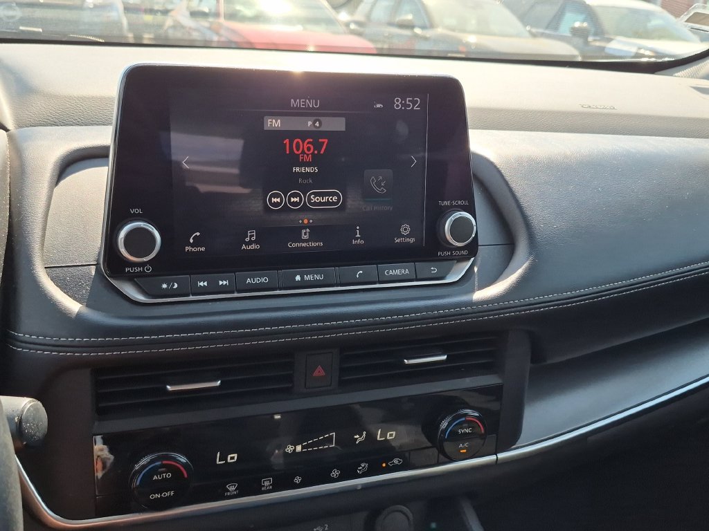 Certified 2025 Nissan Rogue SV FWD image 22