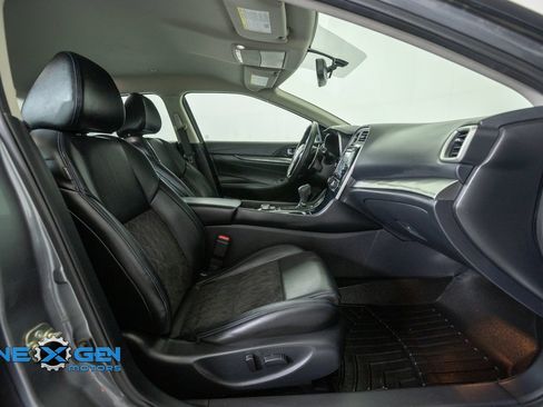 Used 2018 Nissan Maxima SR w/ Midnight Edition FWD image 42