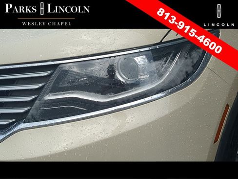 Used 2016 Lincoln MKX Select w/ Select Plus Package FWD image 11