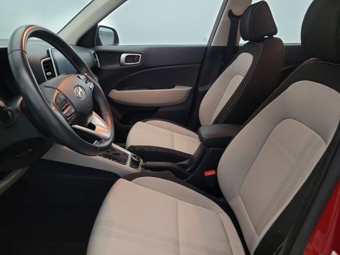 Used 2023 Hyundai Venue SEL FWD image 17