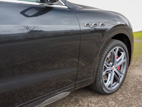 Used 2019 Maserati Levante Trofeo image 25