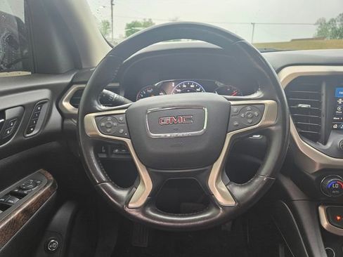 Used 2021 GMC Acadia Denali w/ Denali Technology Package FWD image 14