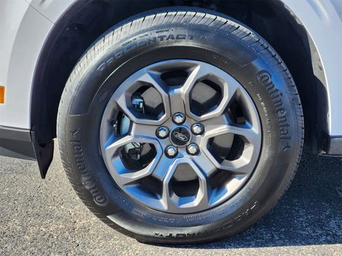 Used 2023 Ford Maverick XLT image 9