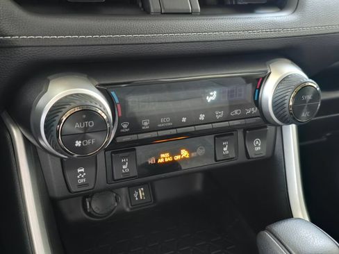 Used 2024 Toyota RAV4 XLE w/ Convenience Package AWD/4WD image 33
