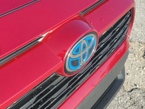 Used 2022 Toyota RAV4 LE image 37