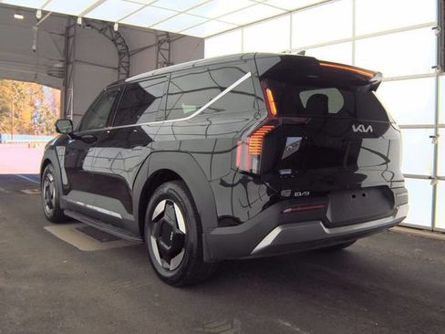 Used 2026 Kia EV9 Light RWD image 14