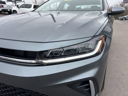 New 2026 Volkswagen Jetta SE image 8