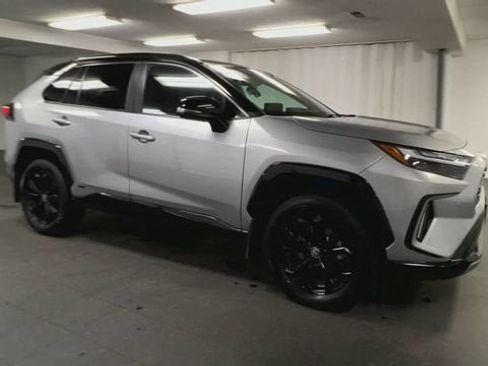 Used 2023 Toyota RAV4 XSE AWD/4WD image 2
