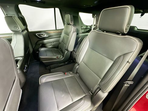 Used 2021 Chevrolet Tahoe Premier w/ Premium Package AWD/4WD image 32