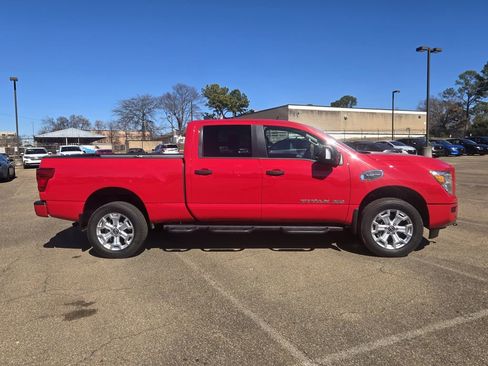 Used 2024 Nissan Titan SV w/ SV Convenience Package image 24