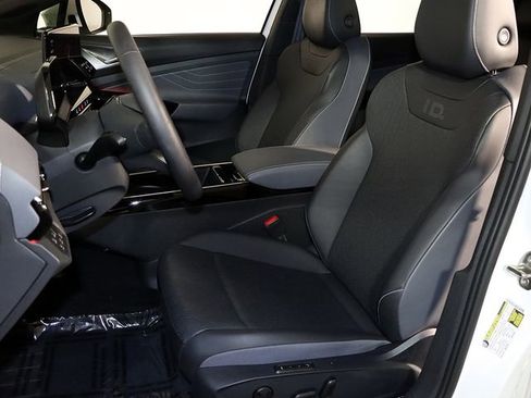 Used 2023 Volkswagen ID.4 Pro S image 4