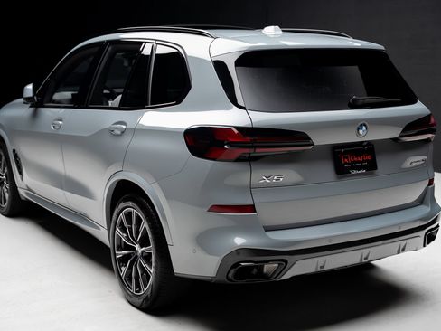 Used 2024 BMW X5 sDrive40i w/ M Sport Package RWD image 25