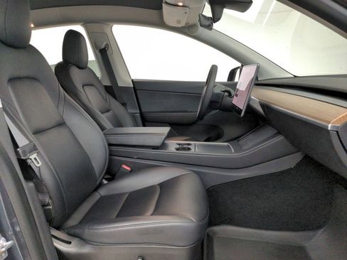 Used 2021 Tesla Model Y Long Range image 25