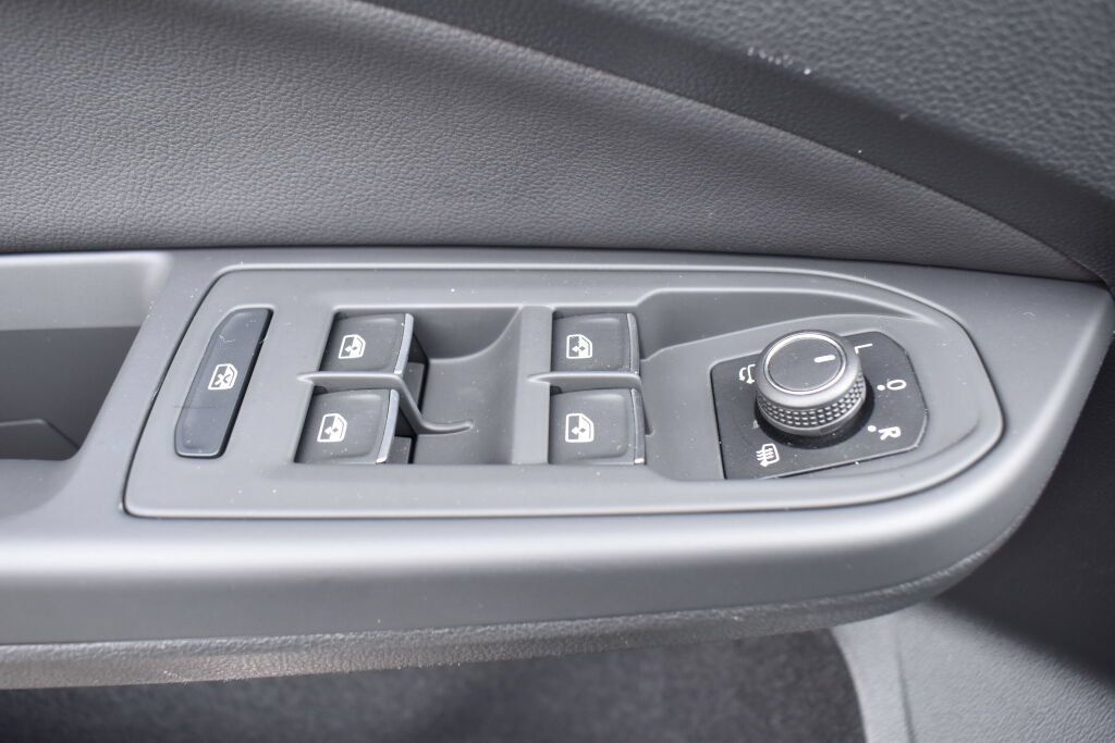 Used 2024 Volkswagen Golf R AWD/4WD image 16