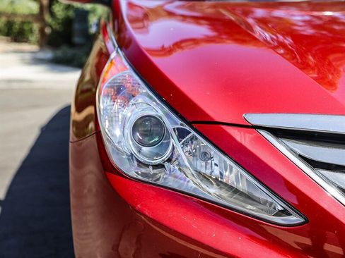 Used 2011 Hyundai Sonata Limited w/ Navigation Pkg 5 FWD image 11