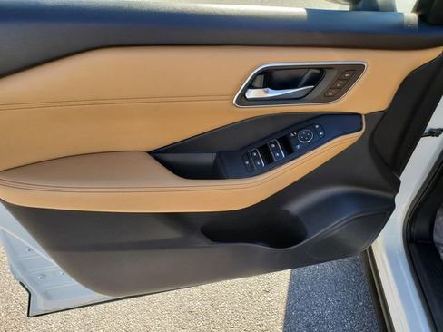 Certified 2023 Nissan Rogue Platinum w/ Platinum Premium Package image 16