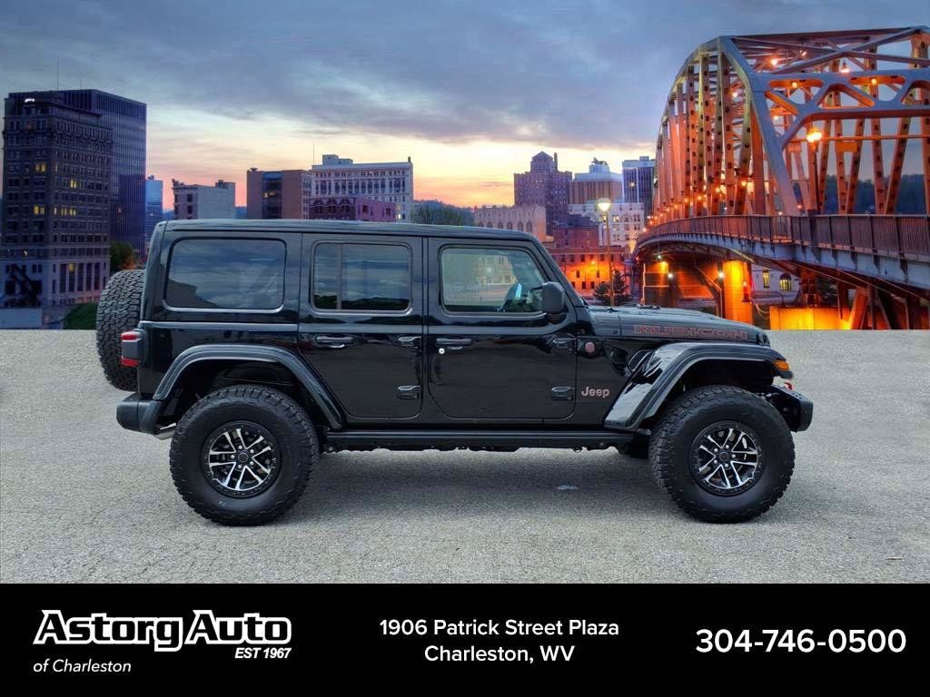 Used 2025 Jeep Wrangler Unlimited Rubicon AWD/4WD image 2