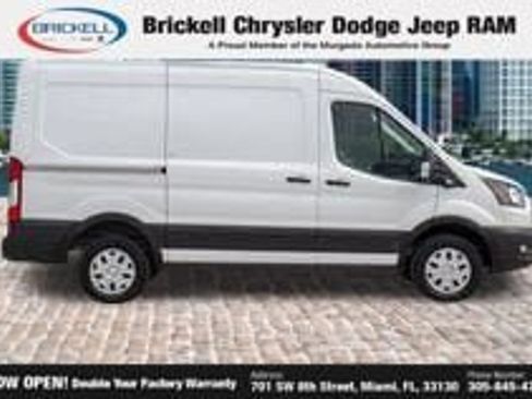 Used 2022 Ford E-Transit 148 High Roof Extended RWD image 22