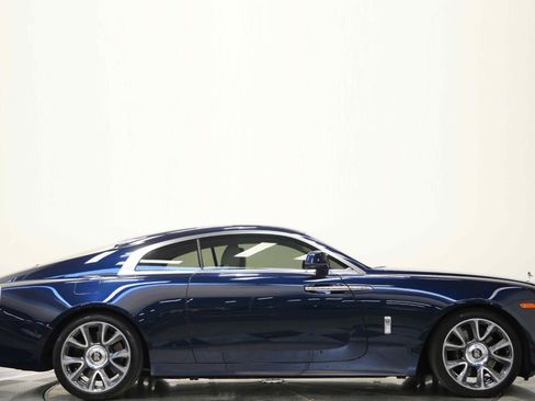 Used 2019 Rolls-Royce Wraith image 2
