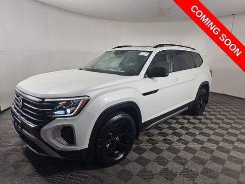 Used 2024 Volkswagen Atlas Peak Edition SEL image 1
