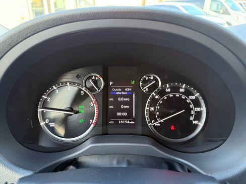 Used 2023 Lexus GX 460 Premium image 10