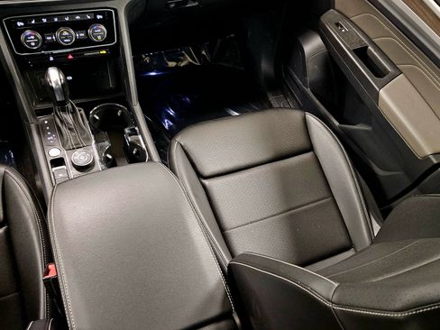 Used 2023 Volkswagen Atlas SEL image 16