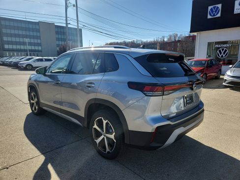 Used 2026 Volkswagen Tiguan SE image 3