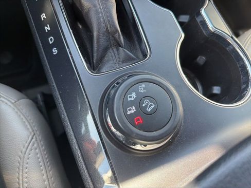 Used 2018 Ford Explorer Limited image 23