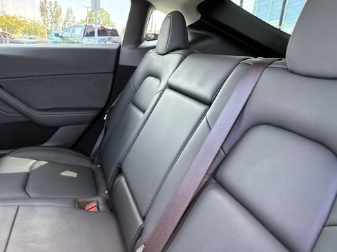Used 2024 Tesla Model Y Long Range AWD/4WD image 12